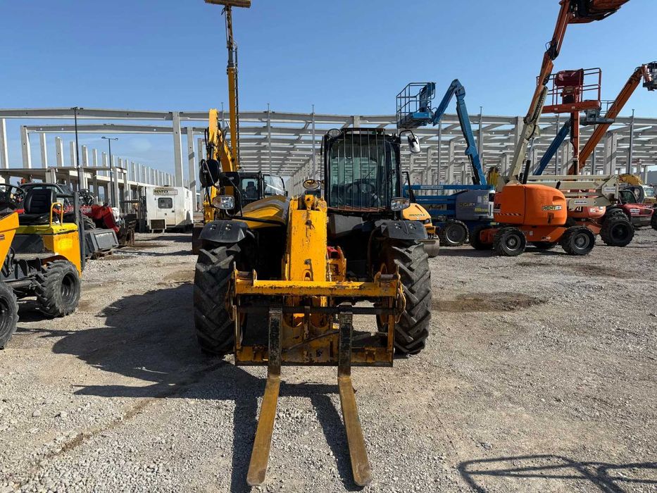 Телескопични товарачи JCB 531-70