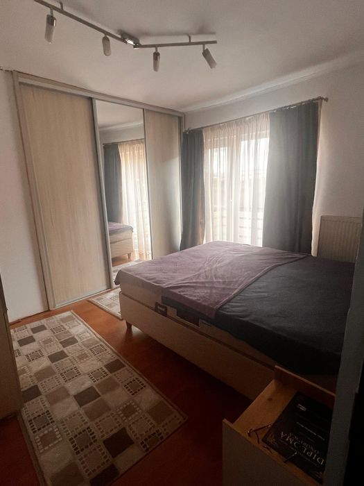 Inchiriez apartament 4 camere