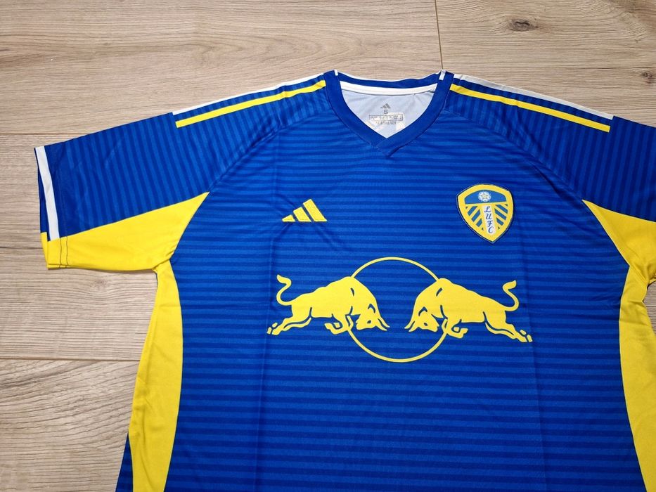 Футболна фланелка на Лийдс Юнайтед сезон 25/26 !!!