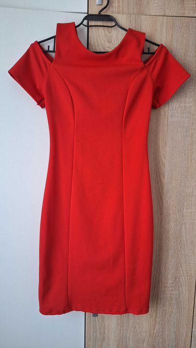 Официална червена рокля