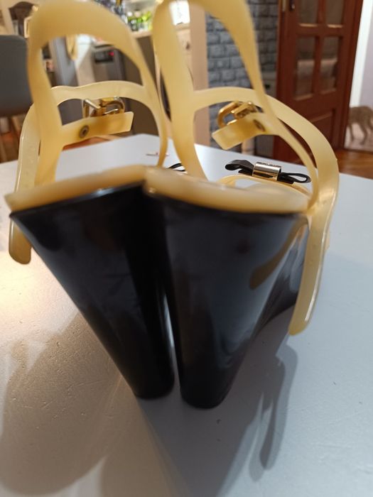 Сандали Furla 37 номер