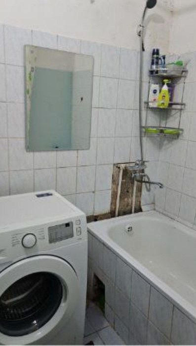 Продаётся 2 комнатная на Карасу 1.