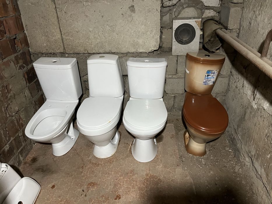 продам унитазы б/у
