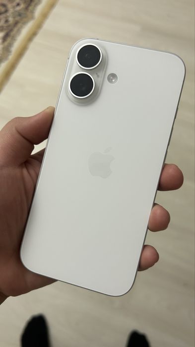 Продам айфон белый