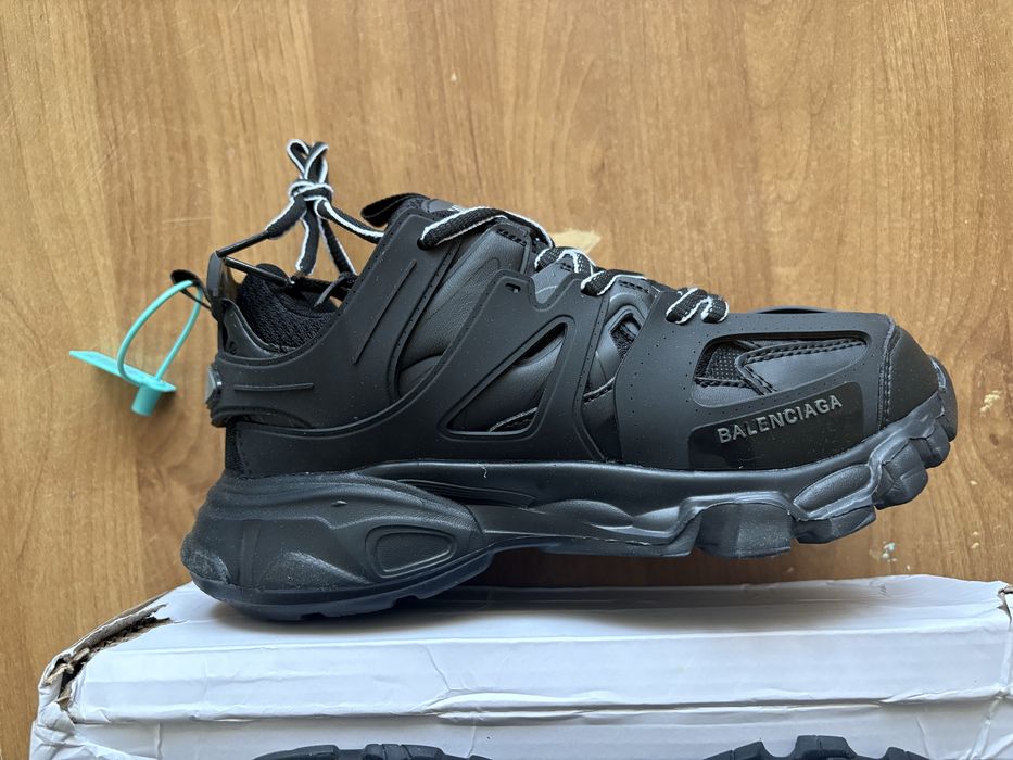 Кроссовкий Balenciaga