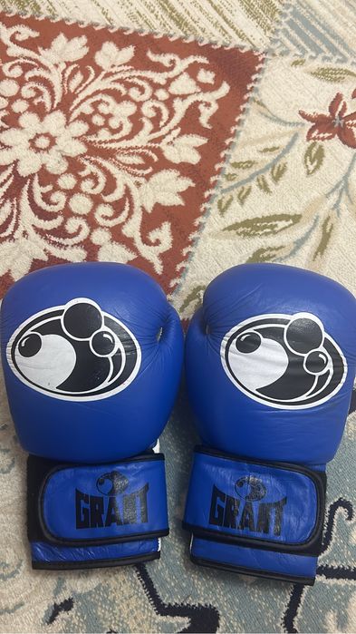 Боксерские перчатки