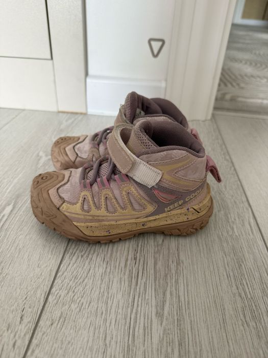 Продам ботинки на девочку