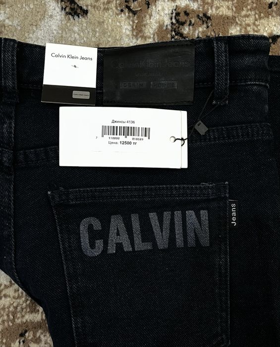 Продам джинсы классические Calvin Klein
