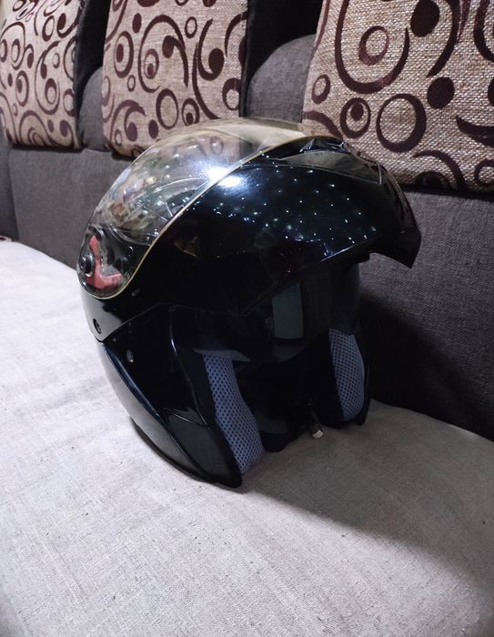 Продам шлем. В хорошем состоянии.