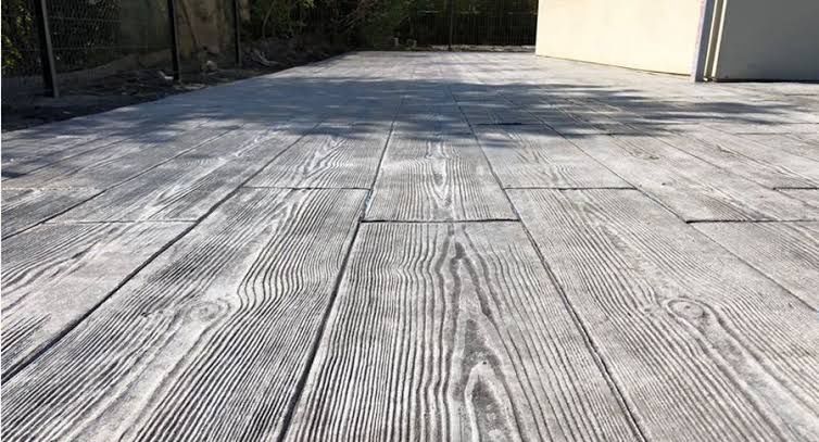 Beton amprentat pe orizontal cât și vertical