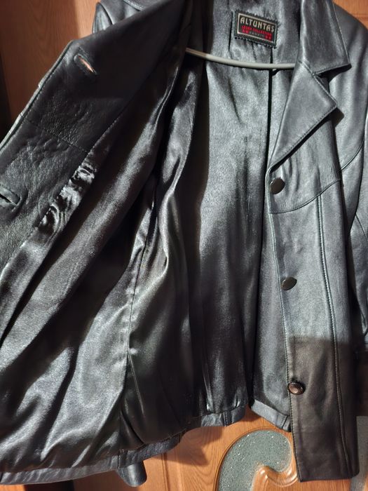 Geaca din piele naturală