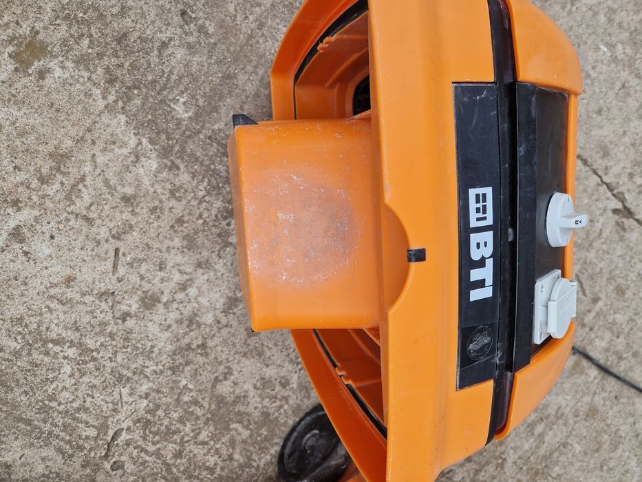 BTI - NTS 20 / aspirator de praf profesional