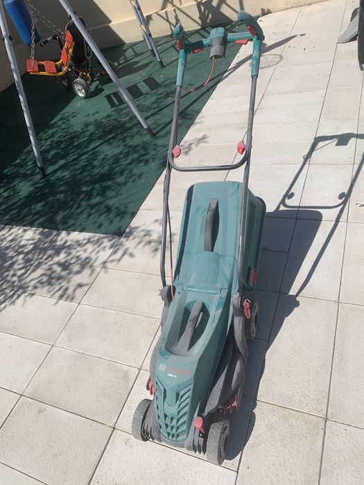 Продам газонакосилку BOSCH