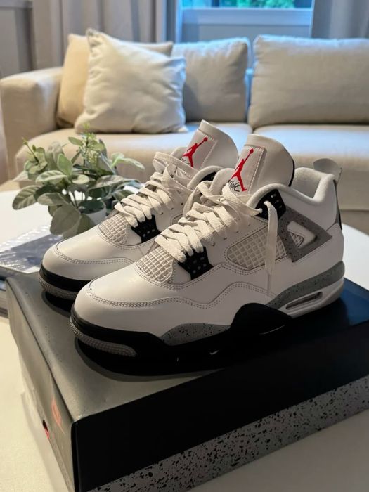 Jordan4 White Cement