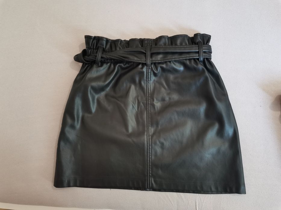 Нови кожени поли Zara, Waikiki М размер