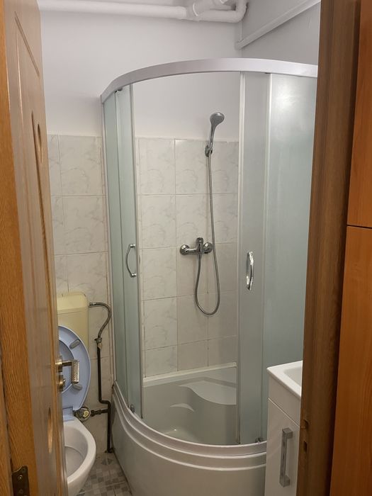 Închiriez garsonieră