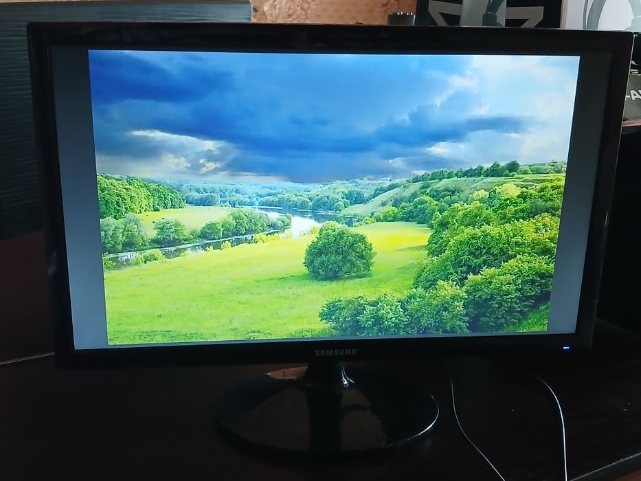 Монитор Samsung.