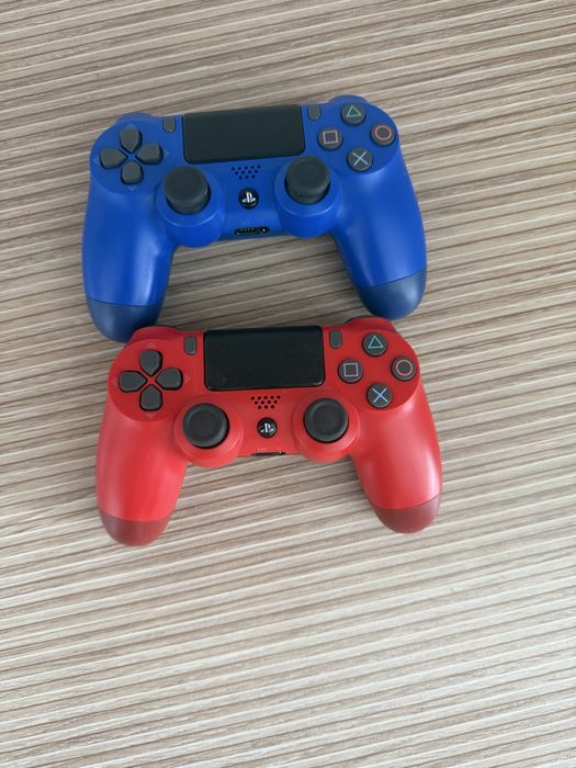 Продам два джойстика ps4