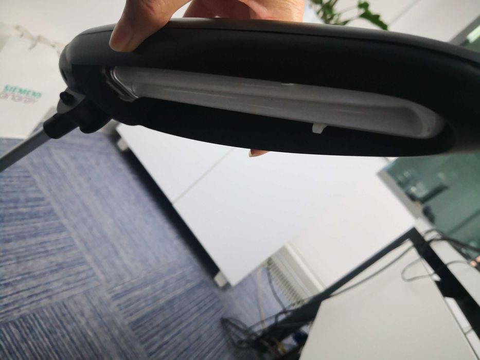 Лампу настольную