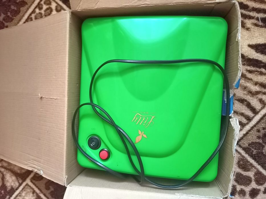 Продаю УФ ламу для сушки ногтей