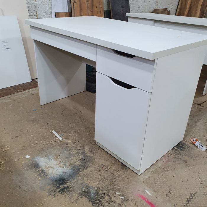 Столы компьютерные,  письменные.