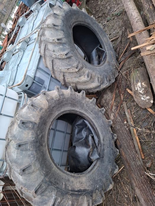 Vand 2 cauciucuri 18.4/26