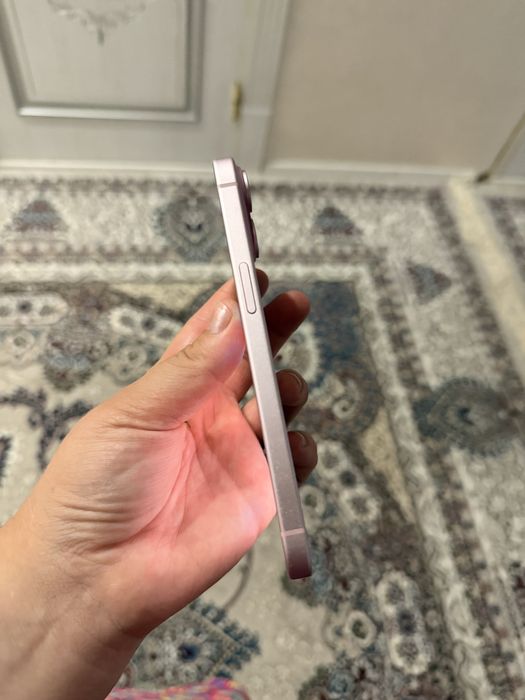 iPhone 15 в хорошем состоянии