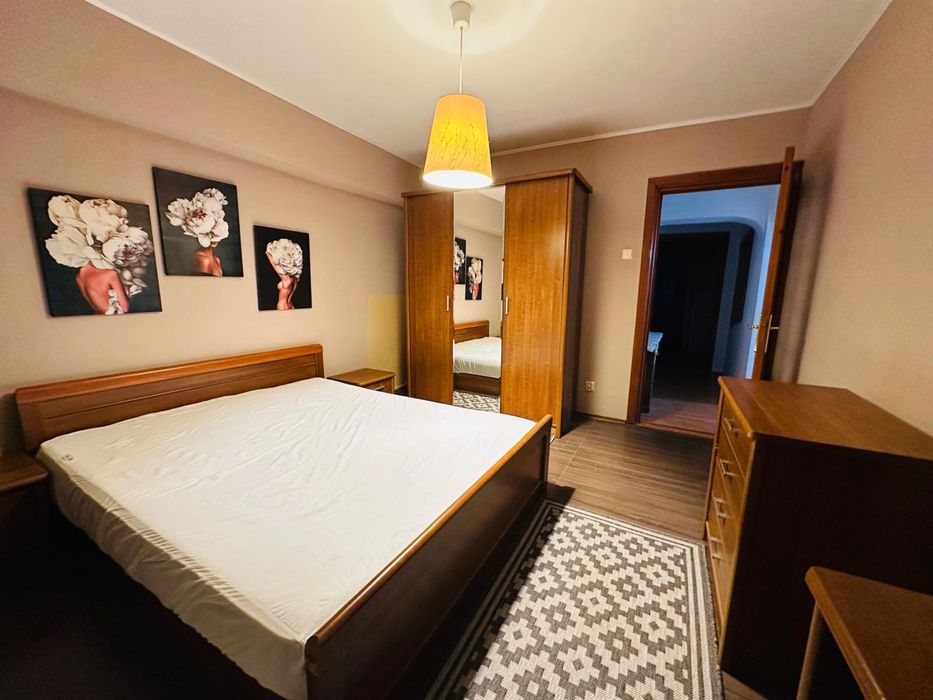 Inchiriez apartament 3 camere