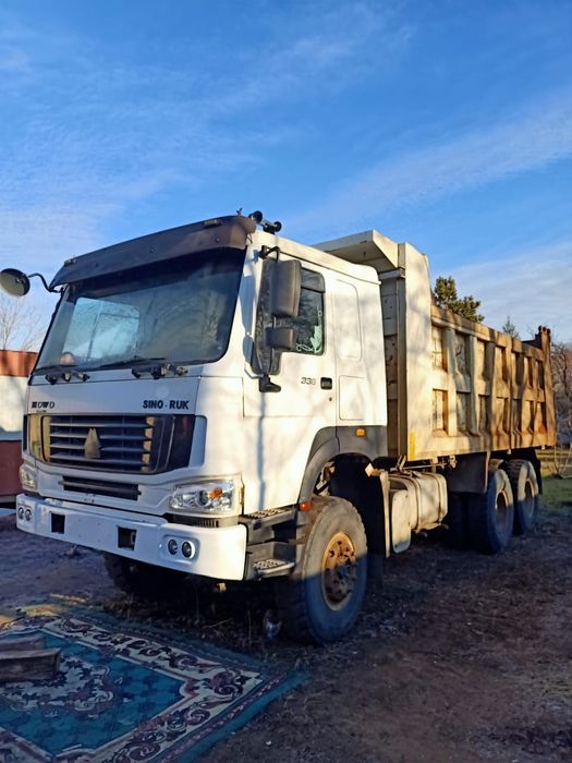 Самосвал Howo Sinotruk