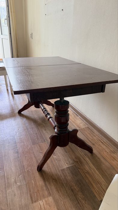 Стол обеденный продам