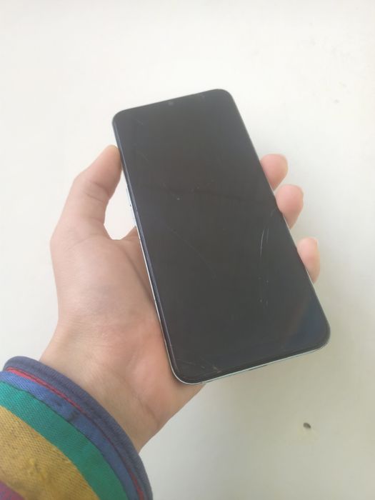 Realme C35 8/128gb sotiladi xolati yaxshi Срочно продаю Реалме 8/128гб