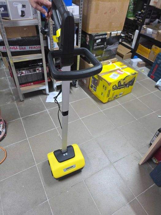 Karcher PCL 6 aparat de curatat patio Latime de lucru: 300 mm | Transfer lichid: 3 l/min | 300 W