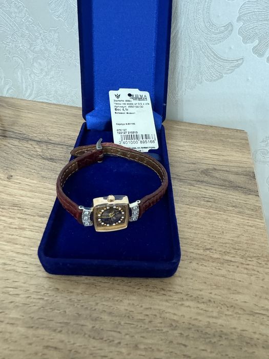 Продам золотые часы 585