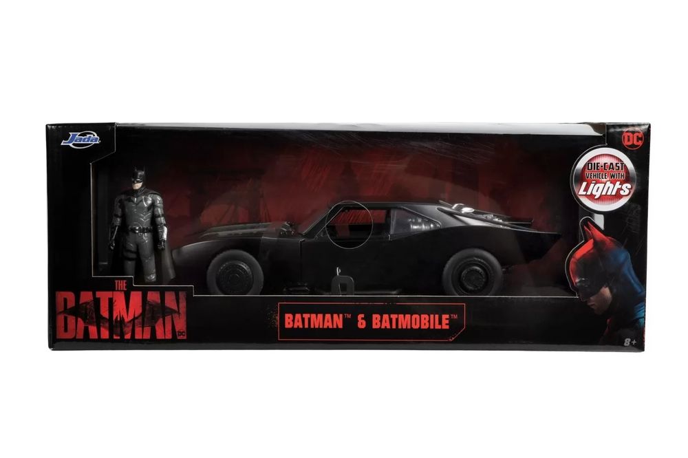 Macheta batmobil cu figurina 1/18