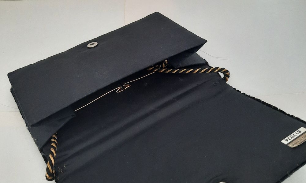 Сумочки-клатчи. Велюр, шёлк, бисер Индия