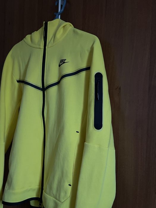 Tech fleece galben