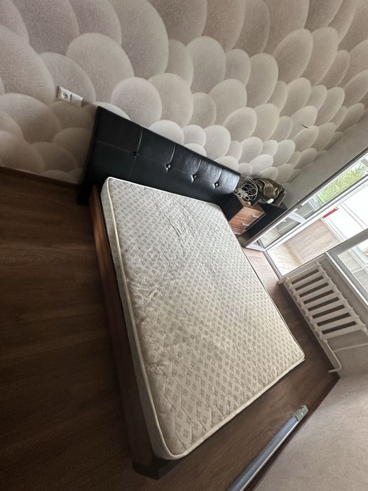 Кровать в спальню