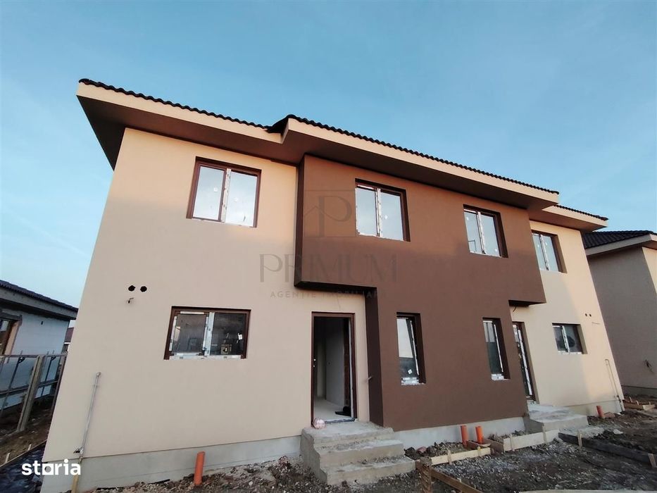 Duplex 5 camere - dormitor la parter - canalizare