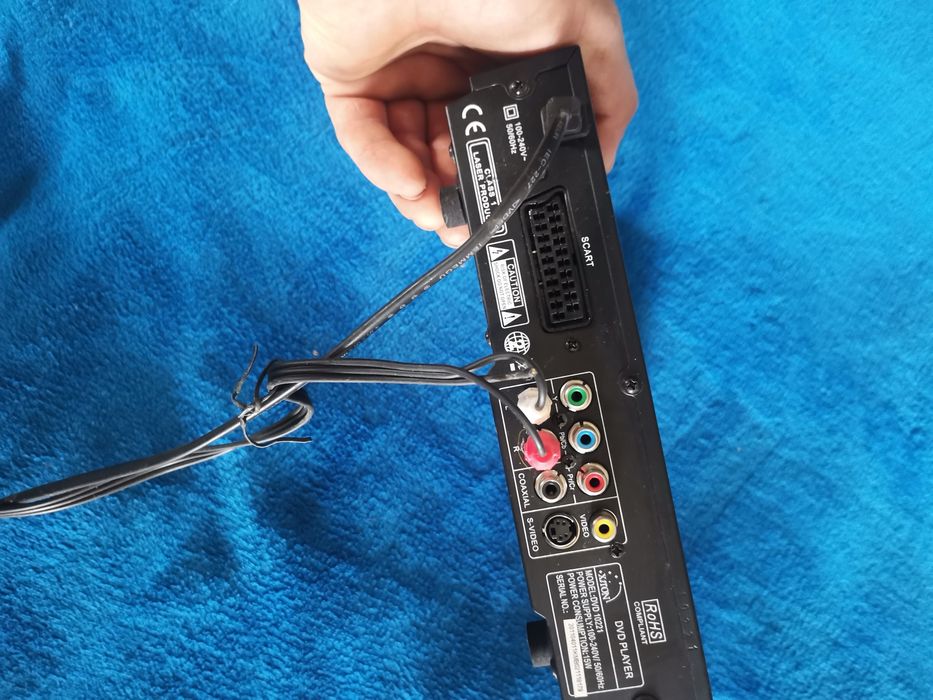 Vând dvd,boxe,sistem