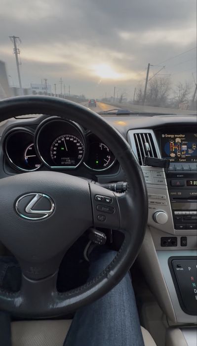 Lexus RX 400h proprietar de 7 ani