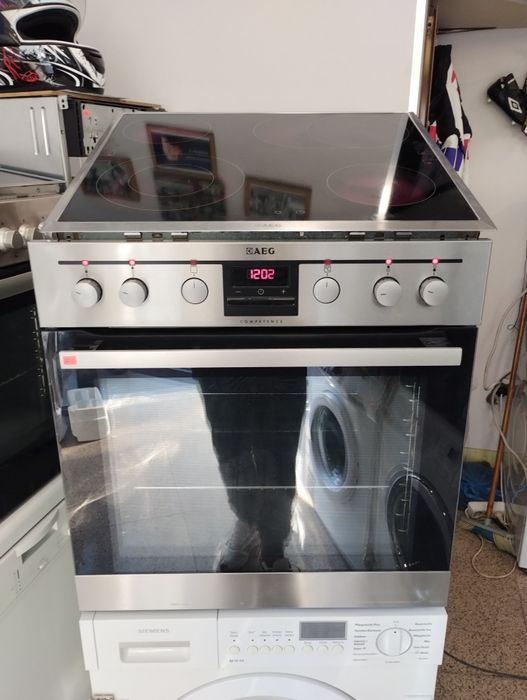 Фурна с плот AEG Competence MAXI