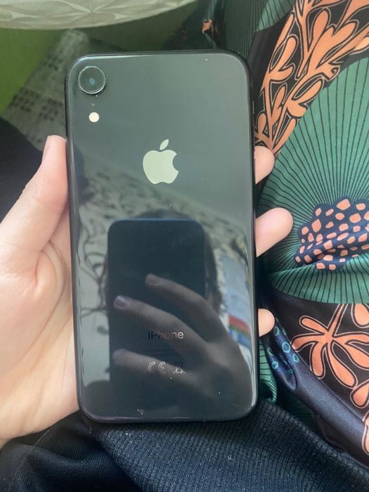 Продам айфон хр