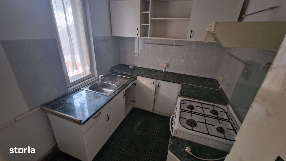 Apartament 4 camere, balcon, gradină, garaj — fotografia 3