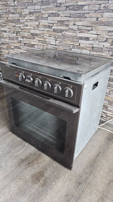 Cuptor și plita electrica Privileg