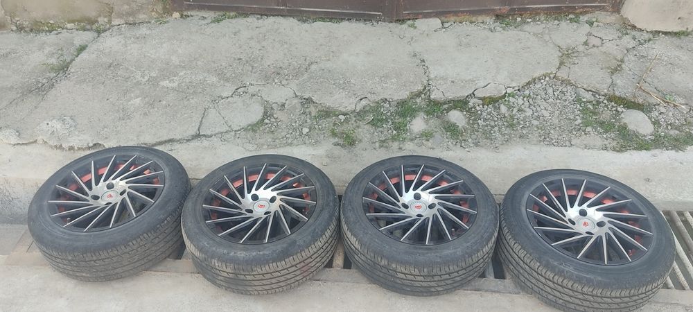 Продаются сака диски с шинами R15