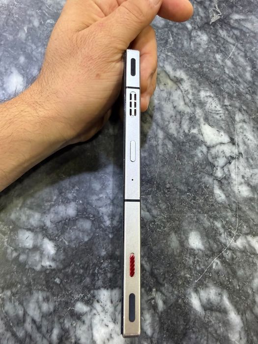 Телефон Redmagic 8s pro 256gb срочно