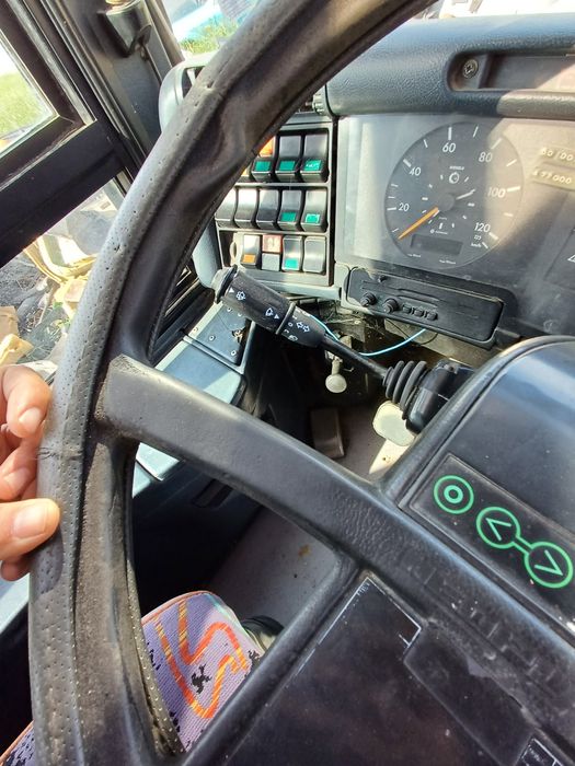 Продава се на части Автобус Неоплан  Н 116двигател перфектен