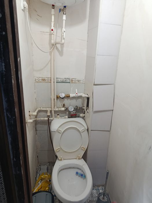 Uy sotiladi 77kv metrli