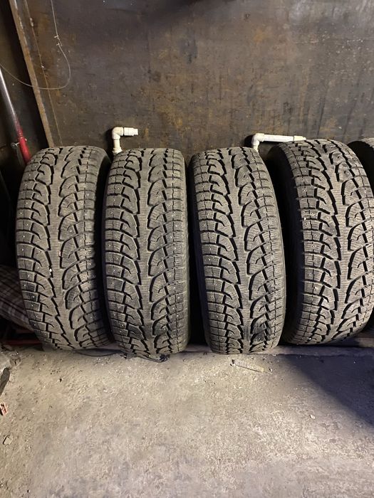 Шины Hankook в идеальном состояний новая