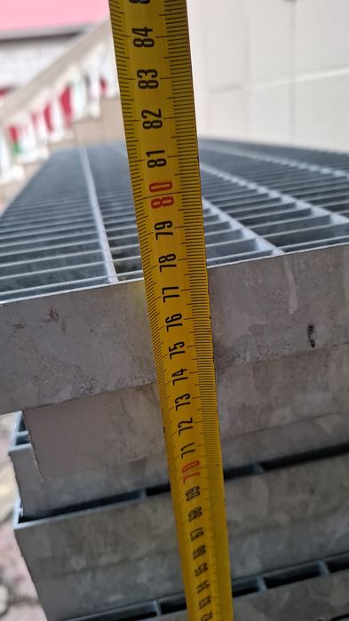 Trepte și gratare zincate